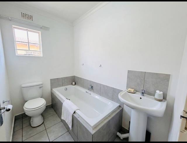 3 BEDROOM HOUSE FOR SALE IN SAVANNA CITY
